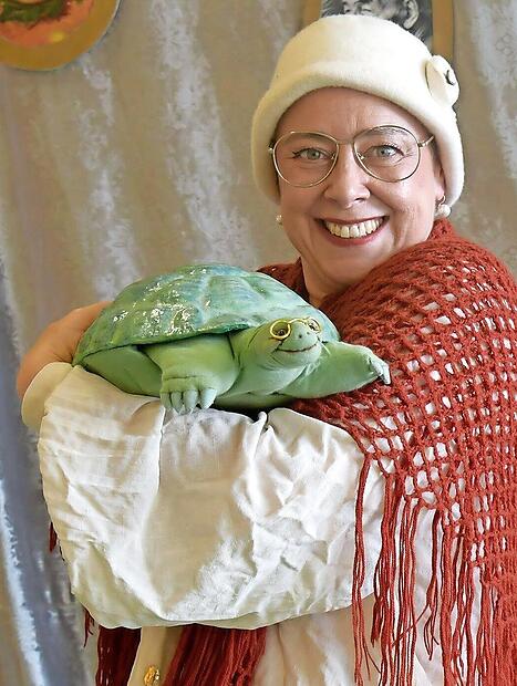 &bdquo;Happy Birthday, Agathe!&ldquo; &ndash; Oma Hermine erz&auml;hlte die Geschichte &uuml;ber den Geburtstag, an dem die Schildkr&ouml;tendame Agathe wie verr&uuml;ckt aufgeregt war.