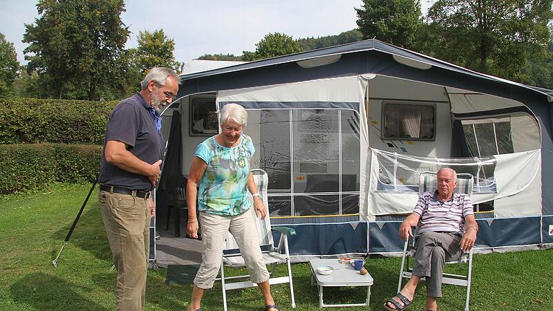 Campingplatzbetreiber Harry Hofmann (links)