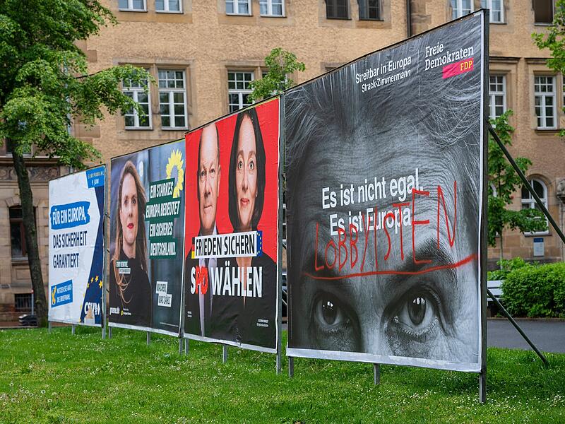 Nahezu alle Parteien haben mit Vandalismus gegen ihre Wahlplakate zu k&auml;mpfen.