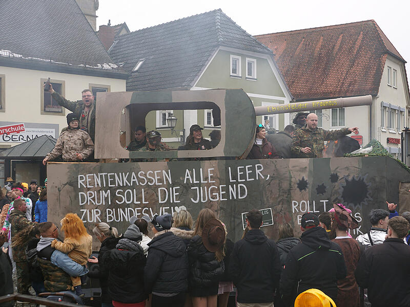 Faschingsumzug Baunach 2026 BundeswehrBilder vom Faschingsumzug in Baunach