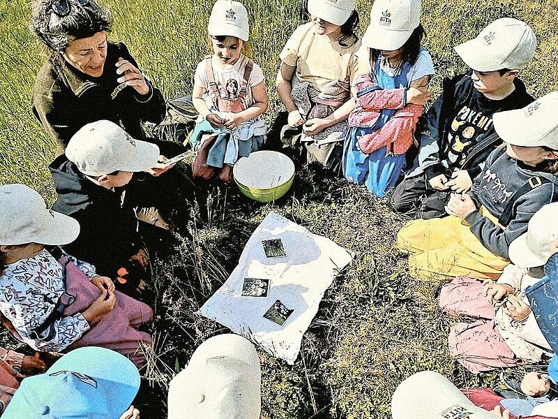 Rangerin Alexandra und die Kinder der Kita. Rangerin Alexandra und die Kinder der Kita.