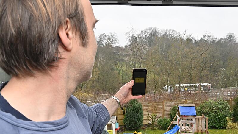 Anwohner Mario Reitz macht der Lärm am Münchner Ring zu schaffen, insbesondere durch Schwerlastverkehr. Anwohner Mario Reitz macht der Lärm am Münchner Ring zu schaffen, insbesondere durch Schwerlastverkehr.