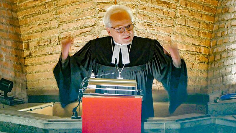 &bdquo;Kirche ist nur ein Hilfsmittel f&uuml;r die Verk&uuml;ndigung des Mensch gewordenen Gottes&ldquo;: In zahllosen Predigten hat Dekan Hans-Martin Lechner diese Worte verdeutlicht.