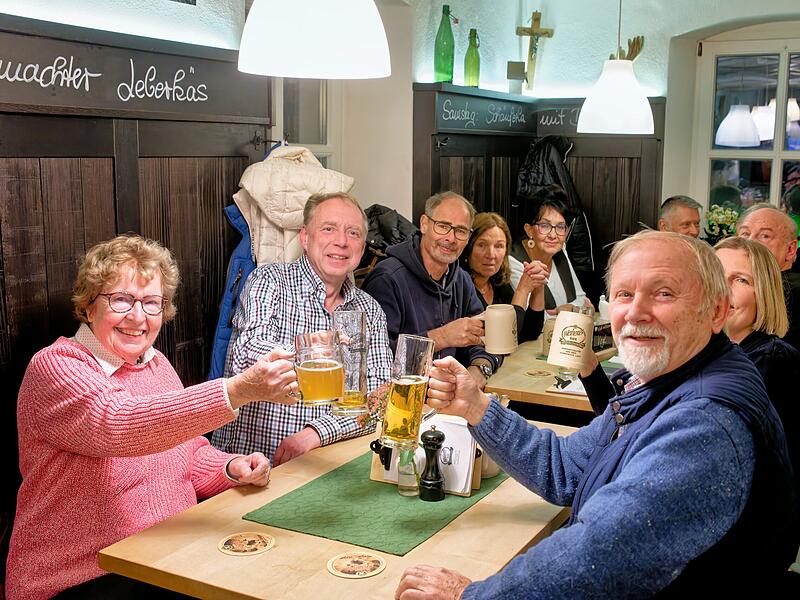 Gute Stimmung beim Bockbieranstich der Brauerei Kundmüller in Weiher