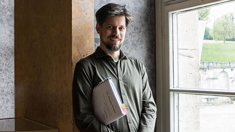 „Die Dreigroschenoper“ war die letzte Produktion, die Johannes Braun am Landestheater Coburg als musikalischer Leiter betreute.
