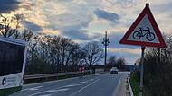 Ein Fuß- und Radweg auf der A 73-Überführung unweit des S-Bahn-Halts Kersbach zeichnet sich am Horizont ab: Die Autobahn GmbH des Bundes hat angekündigt, eine breitere Überführung zu bauen.Forchheim & Fränkische Schweiz