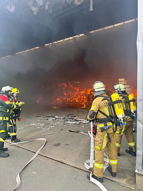 Einsatz Kronach/Neuses Brand Halle RecyclinghalleEinsatz Kronach/Neuses Brand Halle Recyclinghalle