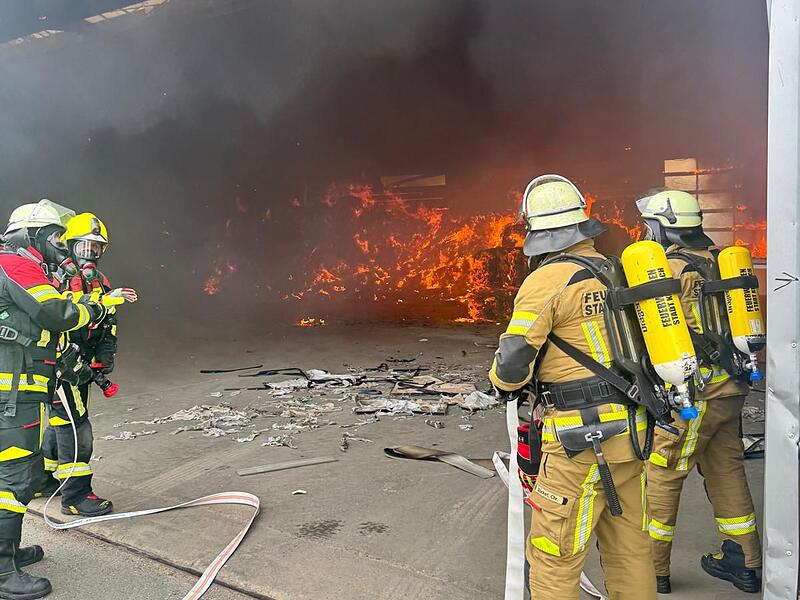 Einsatz Kronach/Neuses Brand Halle RecyclinghalleEinsatz Kronach/Neuses Brand Halle Recyclinghalle