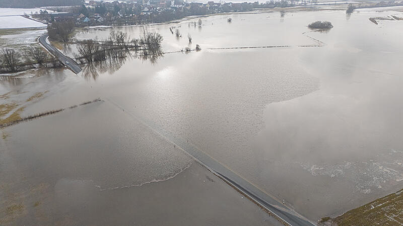 Hochwasseralarm im Aischgrund: Das Wasserwirtschaftsamt N&uuml;rnberg gibt eine Hochwasserwarnung vor Ausuferungen und &Uuml;berschwemmungen in der Stadt Erlangen und im Landkreis Erlangen-H&ouml;chstadt heraus.