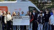 Strahlende Gesichter bei der Spendenübergabe von 250 Euro an die Tafel Bad Brückenau e.V. Strahlende Gesichter bei der Spendenübergabe von 250 Euro an die Tafel Bad Brückenau e.V.