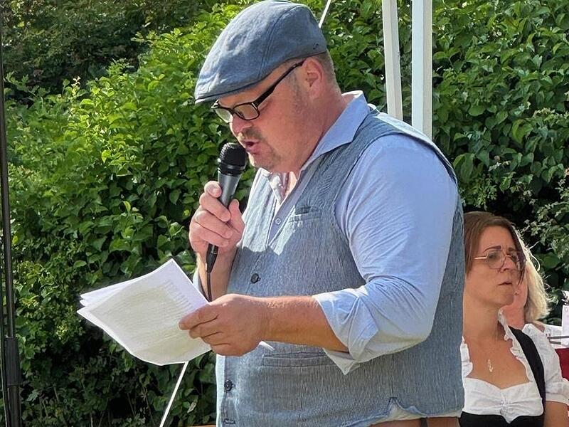 Moderator Frank Schnabl führte durch das musikalische Programm. Moderator Frank Schnabl führte durch das musikalische Programm.