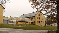 Dieser Dorf-Park anstelle maroder Fabrikgebäude wird am 31. Oktober seiner Bestimmung übergeben. Die Industriebrache dahinter ist privat saniert und beherbergt nun drei Museen. Dieser Dorf-Park anstelle maroder Fabrikgebäude wird am 31. Oktober seiner Bestimmung übergeben. Die Industriebrache dahinter ist privat saniert und beherbergt nun drei Museen.