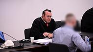 Rechtsanwalt Joachim Voigt aus Bamberg vertritt die Angeklagten aus dem Landkreis Erlangen-Höchstadt.