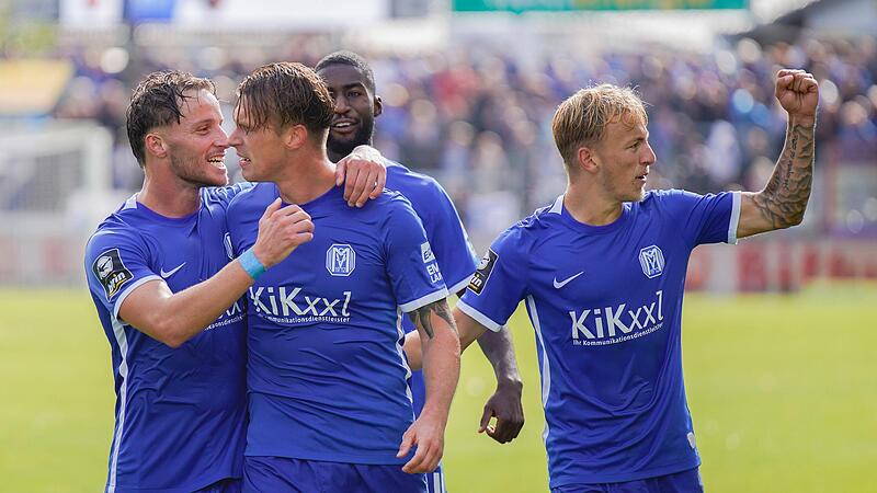 Mirnes Pepic (links ) und Marvin Pourie (2. v. links) wechselten aus W&uuml;rzburg ins Emsland. Beide sind beim SV Meppen gesetzt und z&auml;hlen zu den F&uuml;hrungskr&auml;fte.