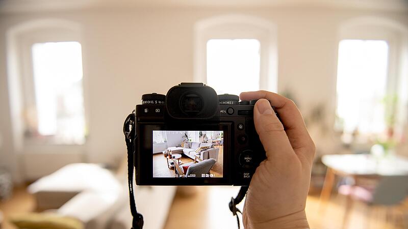 Die Auswahl an Digitalkameras ist riesig. Die Auswahl an Digitalkameras ist riesig.