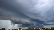 Gewitter mit Starkregen und Hagel in Bayern