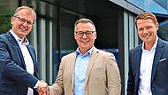 Besiegelt haben (von links) Oberbürgermeister Ralf Hartnack, Bürgermeister Rainer Strobel und Stadtwerke-Leiter Christof Lange die Partnerschaft zwischen Neudrossenfeld und den Stadtwerken Kulmbach.Stadtwerke Kulmbach Besiegelt haben (von links) Oberbürgermeister Ralf Hartnack, Bürgermeister Rainer Strobel und Stadtwerke-Leiter Christof Lange die Partnerschaft zwischen Neudrossenfeld und den Stadtwerken Kulmbach.Stadtwerke Kulmbach