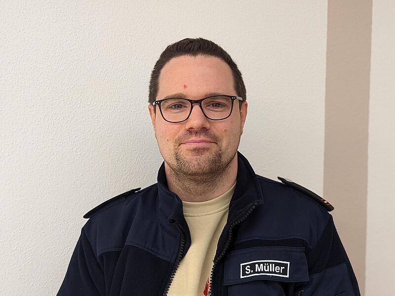 Sebastian Müller, Kommandant Freiwillige Feuerwehr KirchehrenbachForchheim & Fränkische Schweiz Sebastian Müller, Kommandant Freiwillige Feuerwehr KirchehrenbachForchheim & Fränkische Schweiz