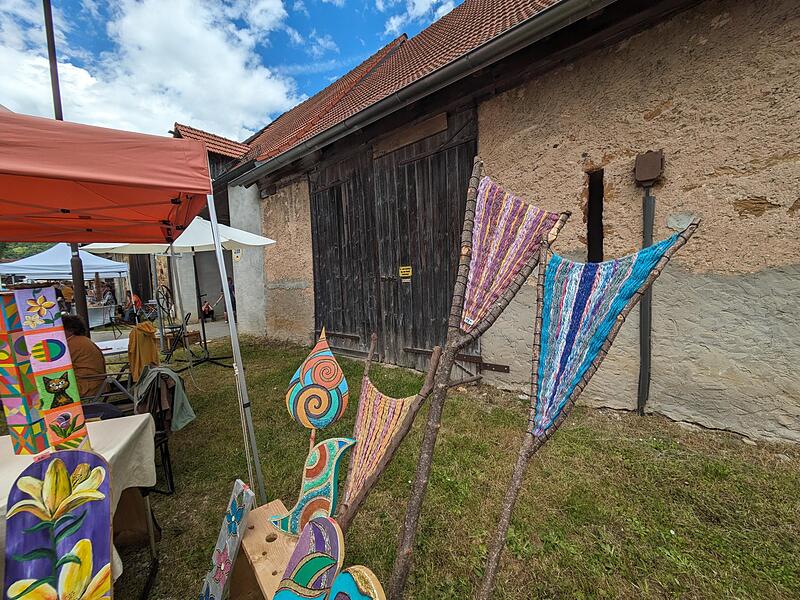 Kunsthandwerk &uuml;berall: Wundersch&ouml;ne Arbeiten zum Staunen und KaufenHistorischer Markt in Ebermannstadt
