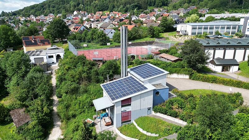 Dieses kleine Doppelgeb&auml;ude k&ouml;nnte in den n&auml;chsten Jahren sehr wichtig f&uuml;r Ebermannstadt und seine Nachbargemeinden werden. Das Ebser Heizkr&auml;ftwerk k&ouml;nnte ein wichtiger Bestandteil der neuen W&auml;rmeplanung werden.