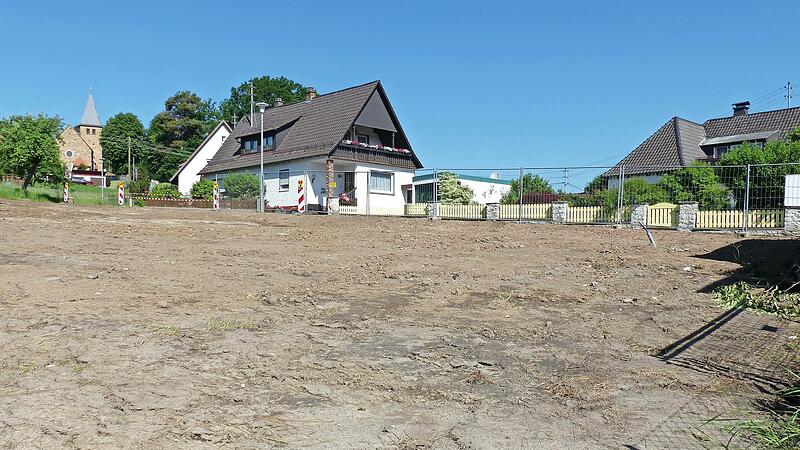 Diese Freifläche an der Kanzleistraße bietet vielfältige Möglichkeiten, ein attraktives Ortszentrum in Thonberg zu schaffen. Der Bürger diskutierten über verschiedene Varianten.