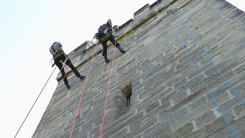 Absolute Sicherheit ist die oberste Pr&auml;misse bei der Industriekletterer. Arbeiten mit dem Risiko eines Absturzes verlangt umfangreiche Vorbereitungen.