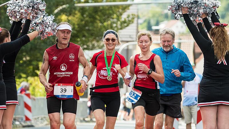 Ob Spaß an der Herausforderung oder einfach nur Freude am Laufen ohne Druck – beim Fränkische-Schweiz-Marathon kommen alle Teilnehmer auf ihre Kosten.Forchheim & Fränkische Schweiz Ob Spaß an der Herausforderung oder einfach nur Freude am Laufen ohne Druck – beim Fränkische-Schweiz-Marathon kommen alle Teilnehmer auf ihre Kosten.Forchheim & Fränkische Schweiz