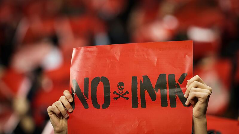 Protest gegen versch&auml;rfte Sicherheitsma&szlig;nahmen