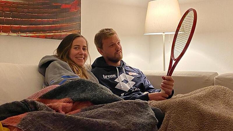 Wohnen seit vielen Jahren zusammen in München. Judit und Kevin Krawietz (hier im Mai 2021) in ihrer Wohnung. Mittlerweile haben sie zwei Kinder.