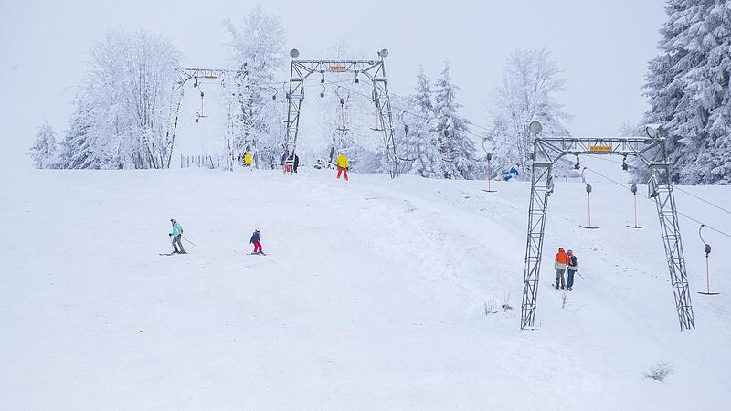 Eine positive Bilanz zum vergangenen Wochenende zogen die Betreiber der Arnsberglifte und der Ski- und Rodelarena Wasserkuppe.