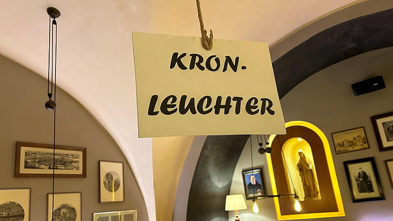 Im Ratskeller, der unter neuer Leitung er&ouml;ffnet worden ist, gibt es viel zu Sehen und Entdecken &ndash; unter anderem diese ungew&ouml;hnlichen &bdquo;Platzhalter&ldquo;.