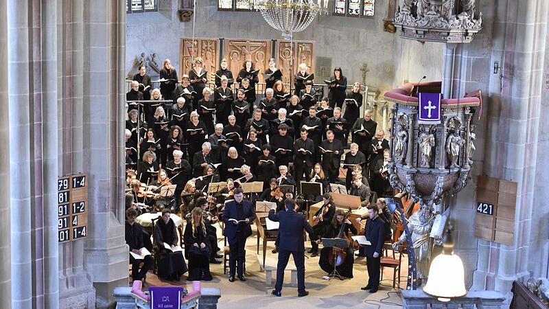 Eine unter die Haut gehende Aufführung der Johannespassion von J. S. Bach bot die Kantorei Haßberge unter der Leitung von Matthias Göttemann den Zuhörern am Karfreitag in der Marienkirche.