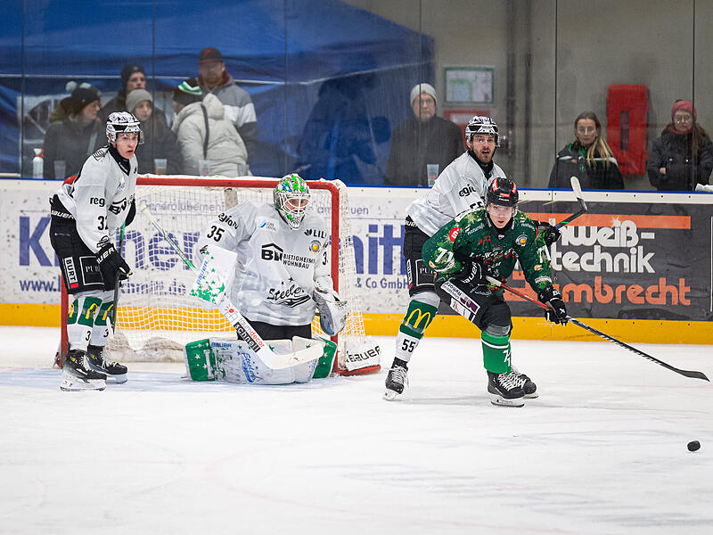 Maxim Scholl (grünes Trikot) wechselt fest zu den Höchstadt Alligators. Maxim Scholl (grünes Trikot) wechselt fest zu den Höchstadt Alligators.