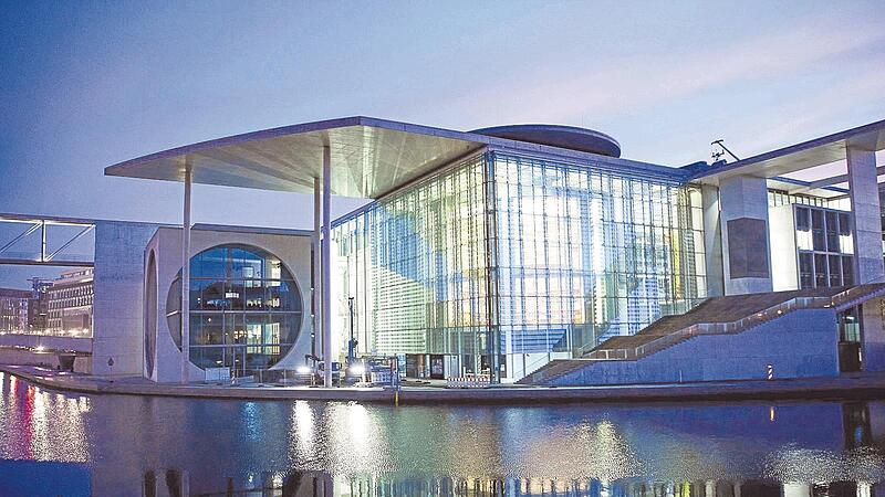 Eigentlich sollte der Anbau des Marie-Elisabeth-L&uuml;ders-Hauses nahe dem Bundestag von Abgeordneten und Mitarbeitern  Anfang 2026 bezogen werden.