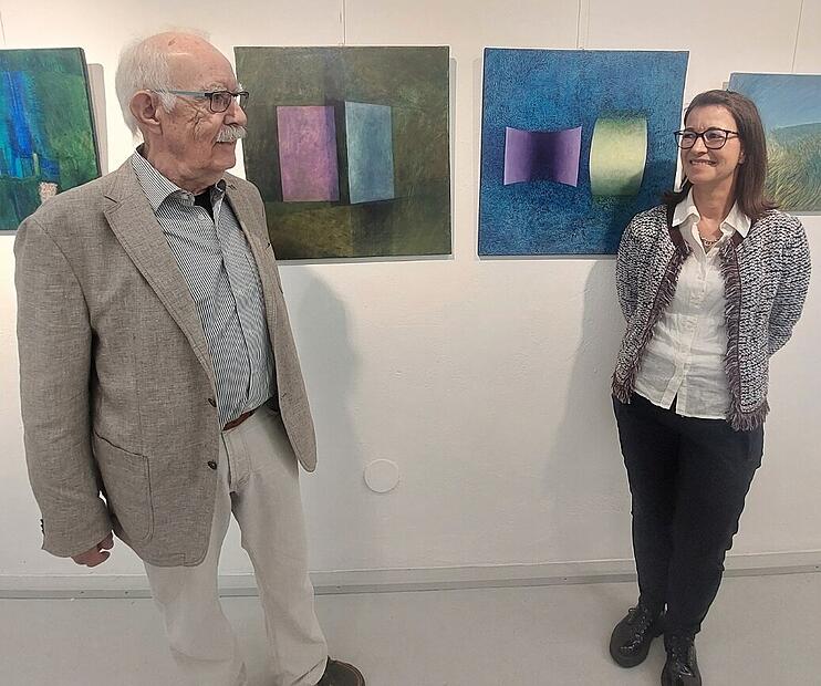 Ehemann Timo Bögner und Tochter Tanja Bögner freute der rege Besuch der Vernissage.Forchheim & Fränkische Schweiz Ehemann Timo Bögner und Tochter Tanja Bögner freute der rege Besuch der Vernissage.