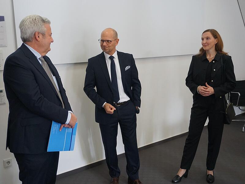 Empfang bei VR Bank Forchheim: Matthias Gra&szlig;mann, Alexander Brehm und Gerlinde Groitl (von links)