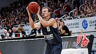 Beim Jubiläumsspiel anlässlich 50 Jahre Bundesliga-Basketball in Bamberg ist Volkmar Zapf noch einmal als Spieler aufgelaufen. Ansonsten trifft  man den 53-jährigen Bamberger nur noch als Fan in der Brose-Arena an.