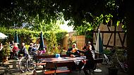 Bisher noch ein eher seltenes Bild im Landkreis Bamberg:ein geöffneter Biergarten: