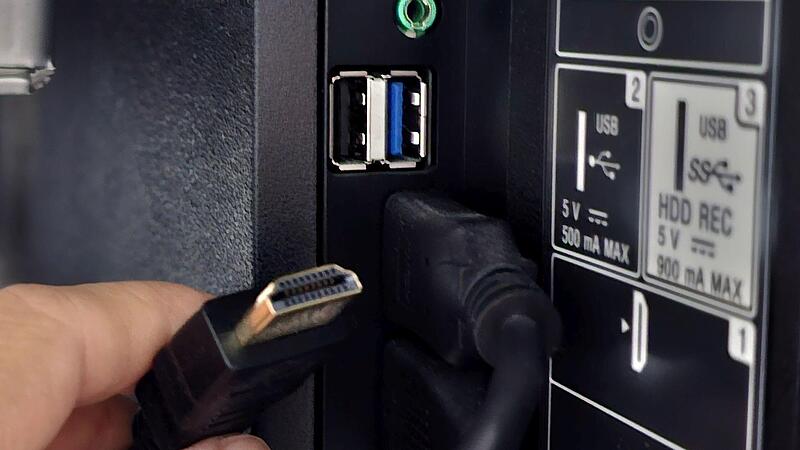 Mit einem HDMI-Kabel werden heute die meisten Geräte an Fernseher angeschlossen – wie Satellitenreceiver, Spielekonsolen und mehr.
