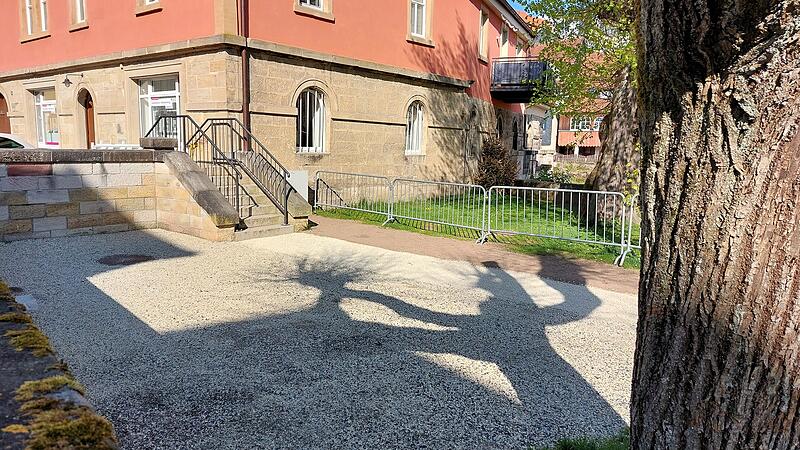 Dieser Platz in der Jahnsallee kann k&uuml;nftig f&uuml;r mobile Imbisswagen genutzt werden.