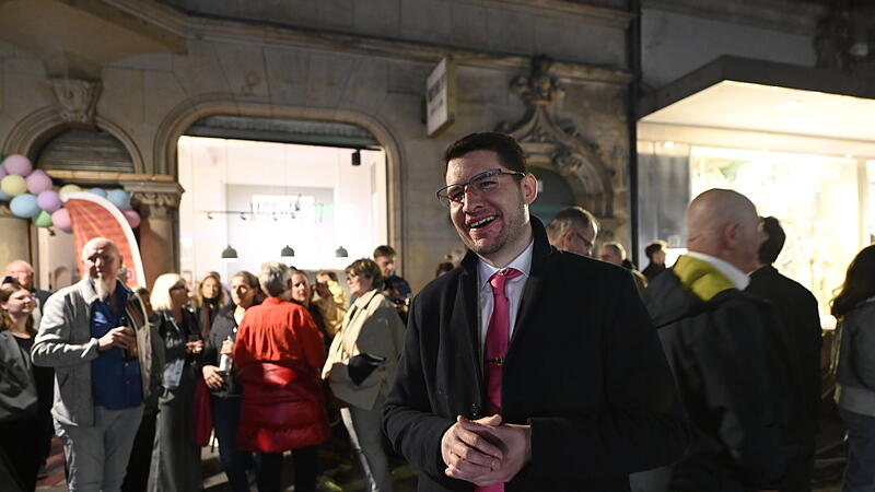 Dominik Sauerteig hat gut lachen: Er ist als Oberb&uuml;rgermeister von Coburg wiedergew&auml;hlt worden.