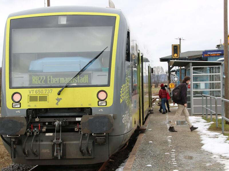 Wo heute Agilis-Dieselz&uuml;ge im &ouml;ffentlichen Personennahverkehr zwischen Forchheim und Ebermannstadt verkehren, ist eine Studie f&uuml;r digitalen Schienenverkehr geplant.Forchheim & Fr&auml;nkische Schweiz