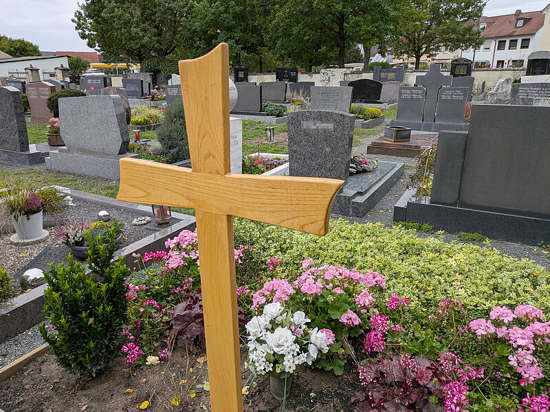 Der Friedhof in Höchstadt. Der Trend der Zeit geht weg von der klassischen Erdbestattung mit Sarg.