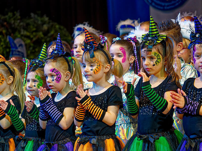 Die Heinrich‑Lades‑Halle in Erlangen war nahezu ausverkauft, als die Brucker Ga&szlig;henker ihre Faschingsgala feierten.