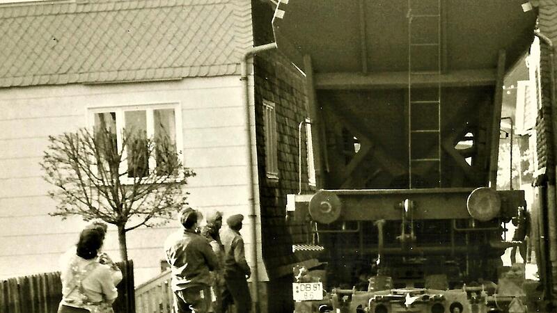 Aufmerksam verfolgte die Bev&ouml;lkerung den Culemeyer-Start 1952.