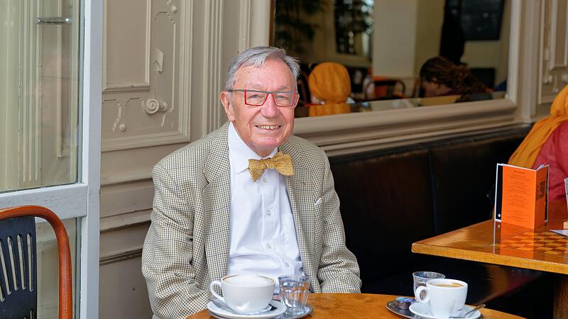 Bernd Goldmann aus Bamberg bekommt BundesverdienstkreuzIn Extremo aus Schloss Eyerichshof Bernd Goldmann aus Bamberg bekommt BundesverdienstkreuzIn Extremo aus Schloss Eyerichshof