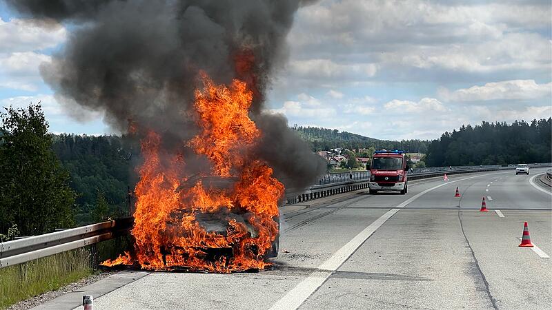 Fahrzeugbrand A 73 Feuerwehr Ludwigsstadt