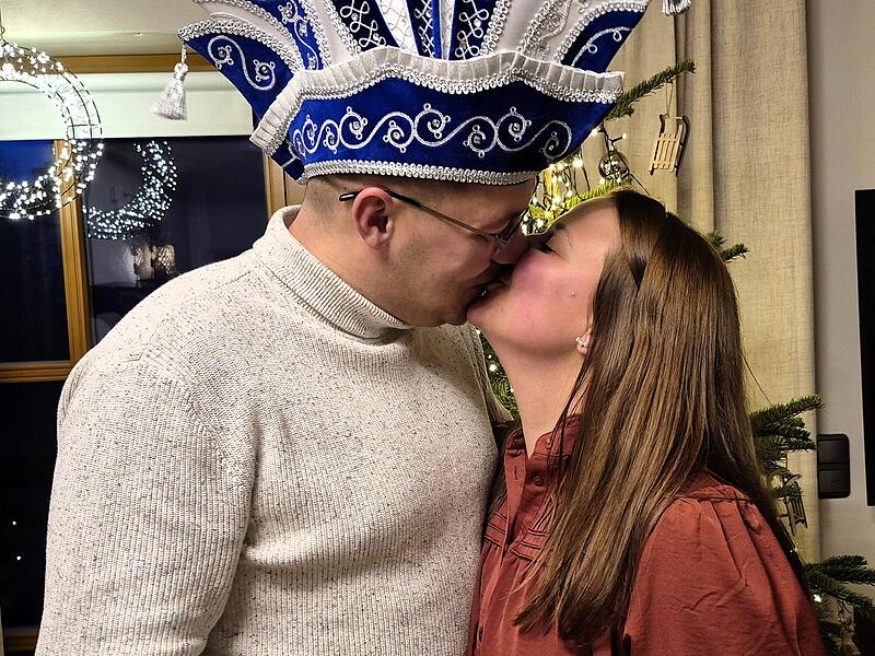 Das aktuelle Geh&uuml;lzer Prinzenpaar - durch Liebe verbunden