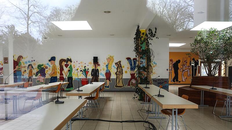 In der Aula der Ritter-von-Traitteur-Mittelschule wurden bisher Aussch&uuml;sse der Stadt Forchheim abgehalten.Forchheim & Fr&auml;nkische Schweiz