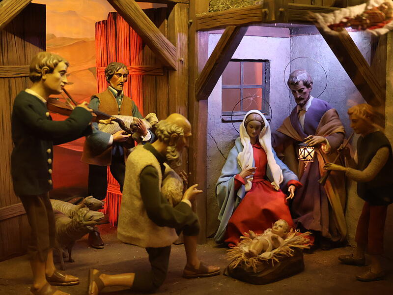 W&auml;hrend der Christbaum noch relativ jung ist, geh&ouml;rt die Krippe schon seit vielen hundert Jahren zum Weihnachtsfest dazu. Hier eine Darstellung aus der diesj&auml;hrigen Krippenausstellung in der Bamberger Maternkapelle.